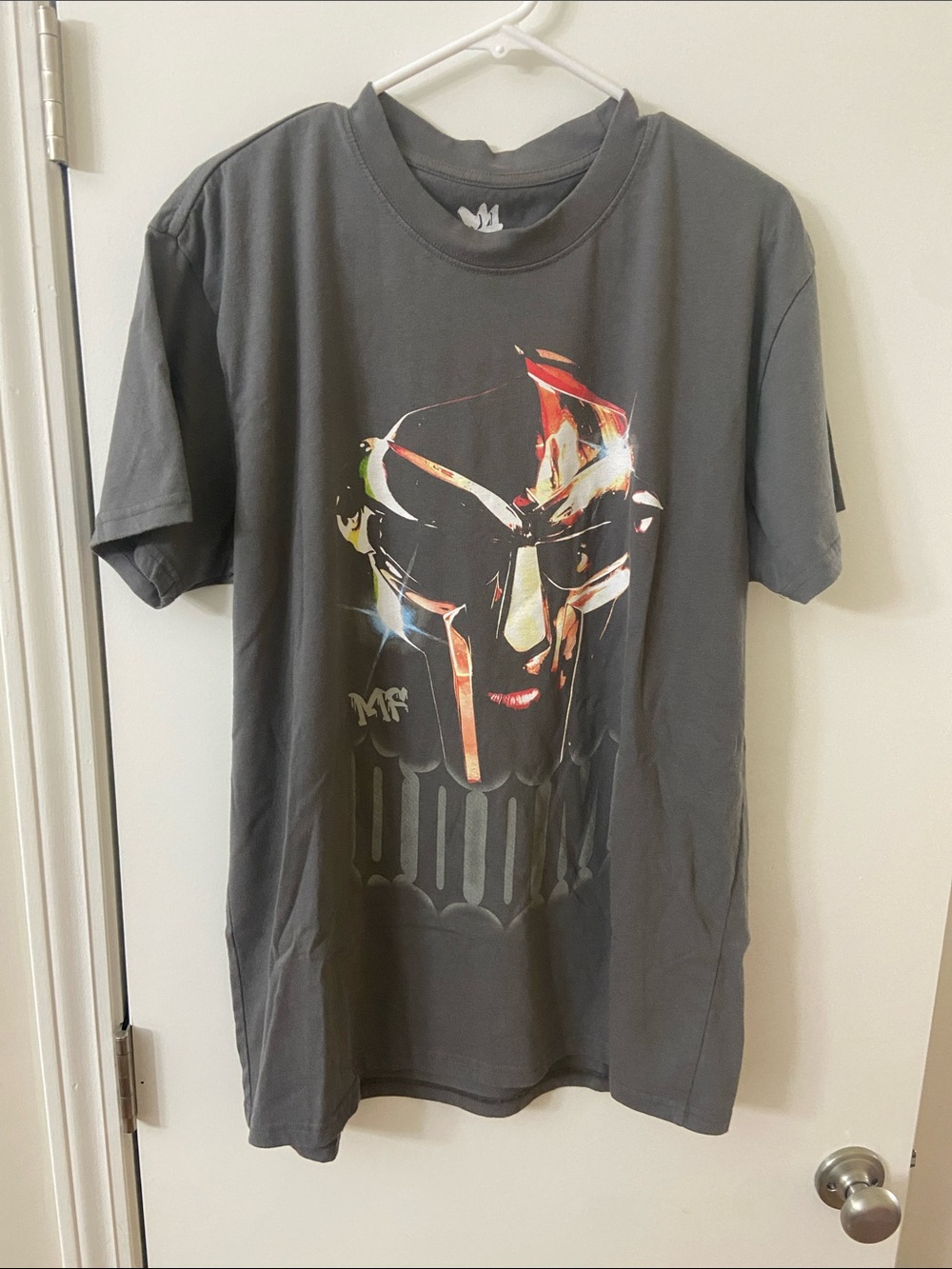Men's Graphic MF Doom T-Shirt in Charcoal Size XL